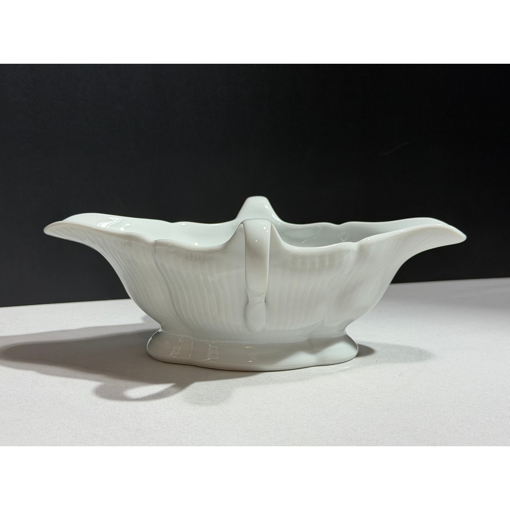 Pillivuyt France White Porcelain Double Spout Gravy Boat Pleated Scalloped A95 S